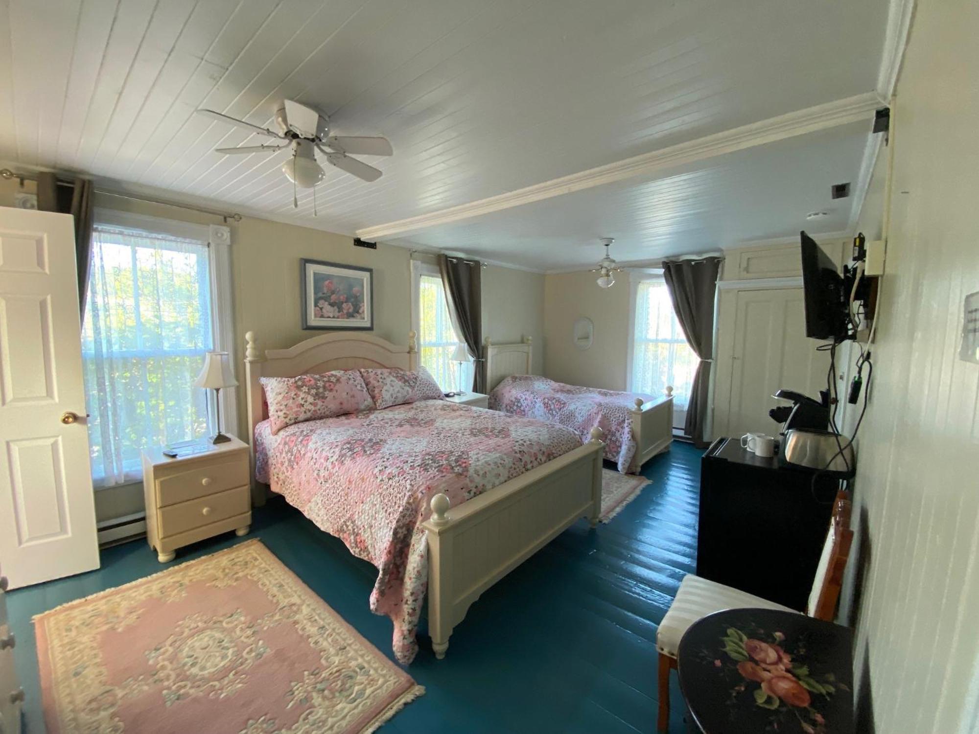 Auberge Maison Gauthier Tadoussac Eksteriør billede